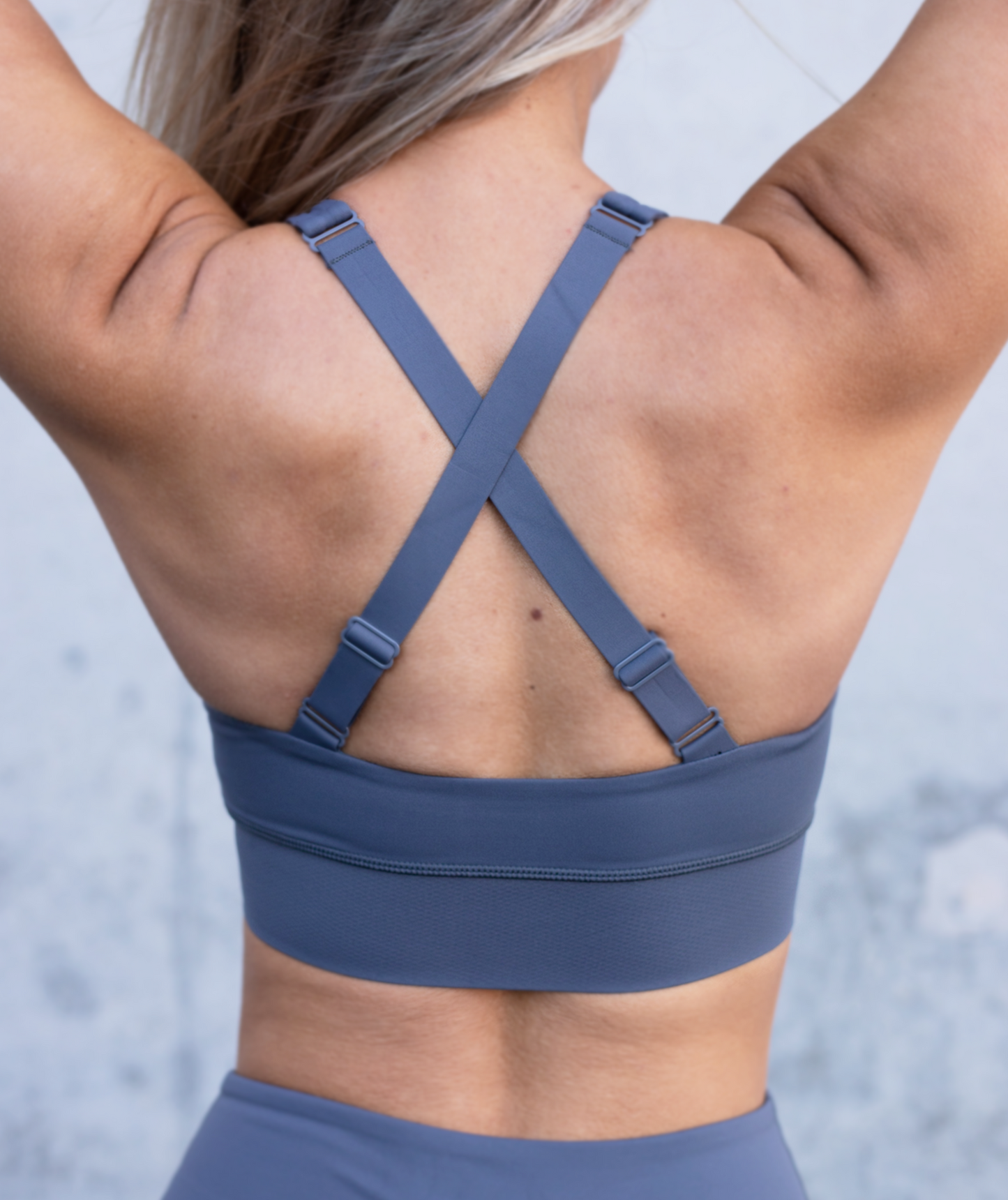 Wholesale Woman's Cross Back Zip Up Sports Bra For Gymwork, Fitness